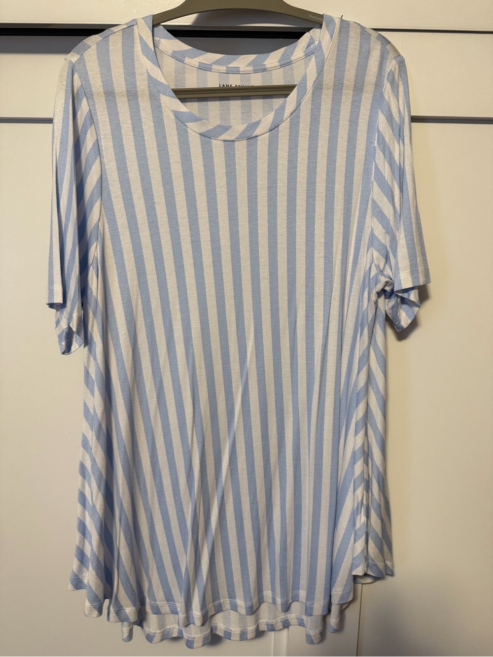 Lane Bryant Blue & White Vertical Stripe Short Sleeve Tee